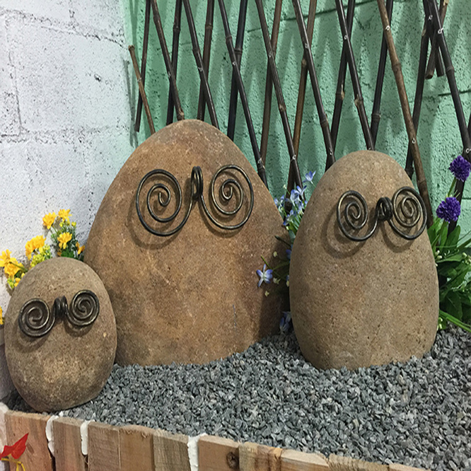 0101-0183 Garden Cobble River Rock Stone Owls Sculpture