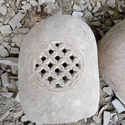 Leading Manufacturer for Large Outdoor Fountains -
 Natural cobble stone lantern wholesale – Magic Stone