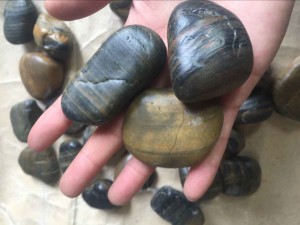 High Polish Striped Pebble Stone, 2-4cm / 3-5cm / 5-8cm