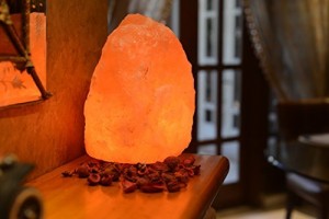 Hand Crafted Natural Himalayan 7″ to 8”, 6-8 lbs Salt Lamp On Wooden Base