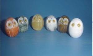 Wholesale small realistic owl stone figurines souvenirs for decor
