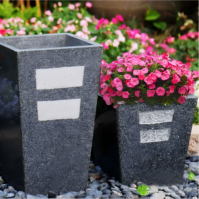 Granite Planters: The Ideal Outdoor Landscape Choice Combining Functionality and Aesthetics