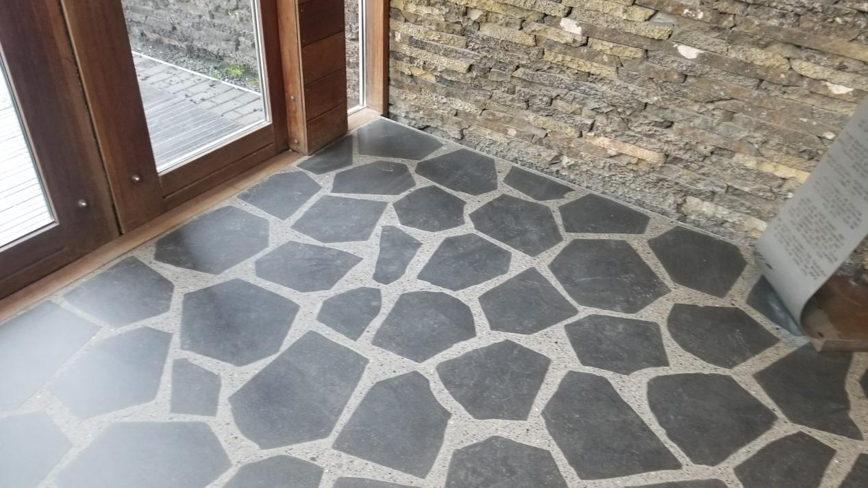 How to Fill Basalt Paving Stone Gaps