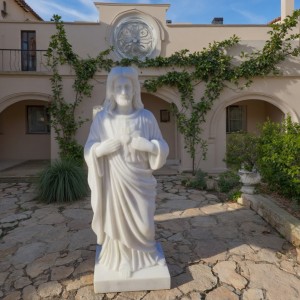 Noble White Marble Jesus Statue – High-Quality Stone Craftsmanship for Church & Personal Devotion