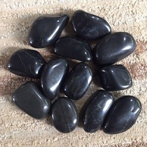 Tinggi hitam menggilap Pebbles Stone untuk Garden, 1-2cm / 2-4cm / 3-5cm / 5-8cm