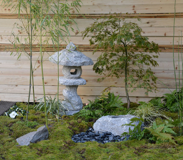Exquisite Japanese Stone Lanterns: New Product Launch