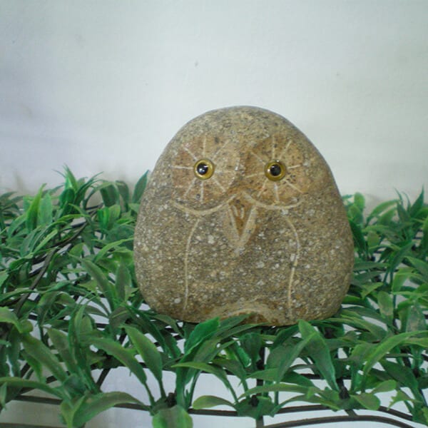 Factory wholesale Water Fall -
 Xiamen Supplier Cheap Hand Carved Cobble Stone Miniature Owl Figurine – Magic Stone