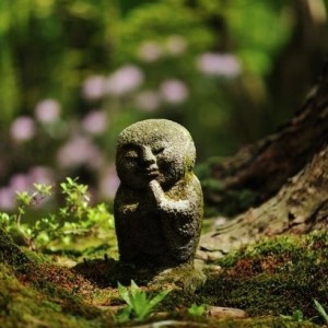 Mini Size Stone Buddha for Garden – Compact Zen Accent for Patio & Balcony Green Spaces