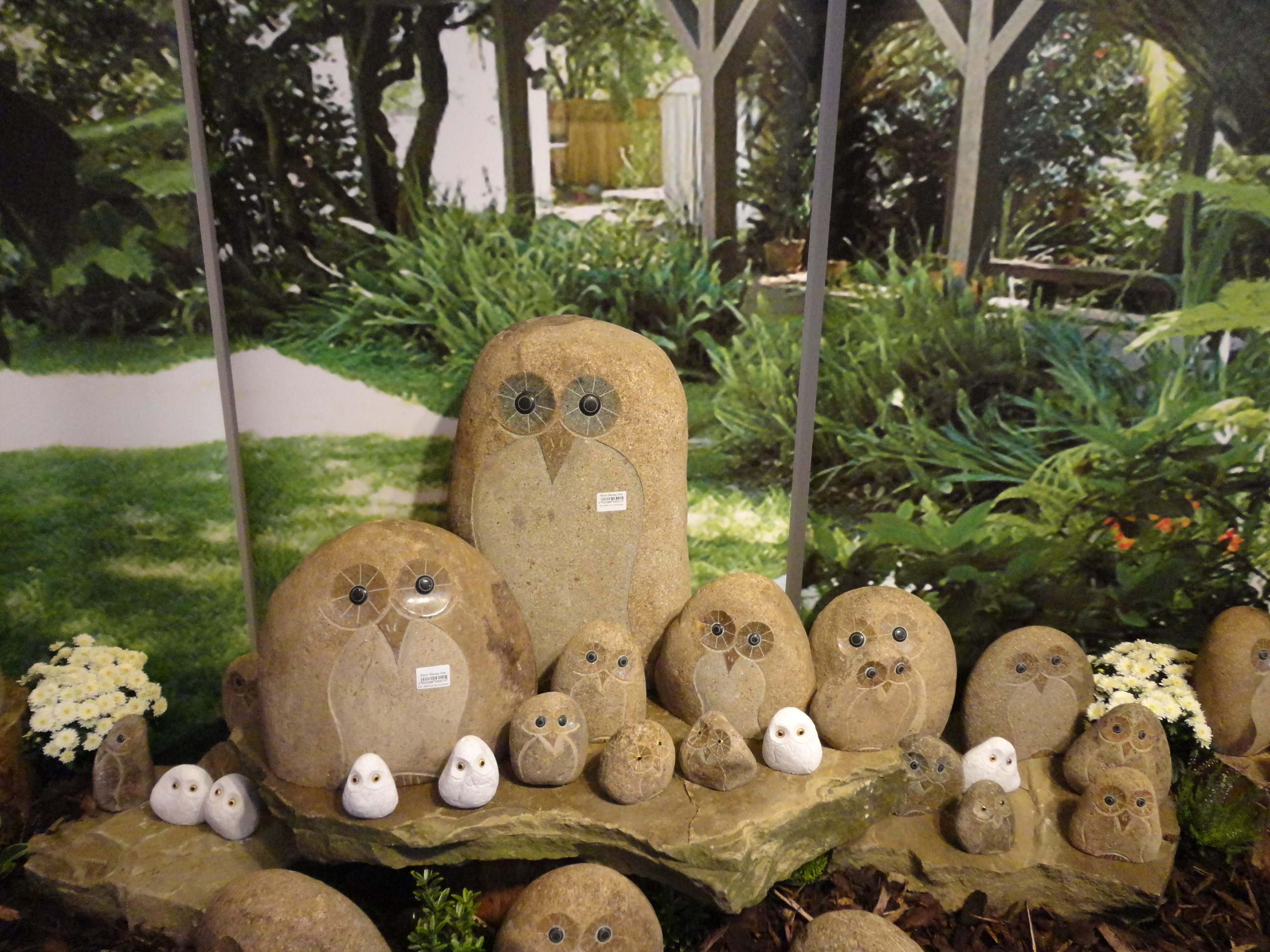How to Decorate Outdoor Garden–Update Your Garden Oasis with Garden Stone Decor