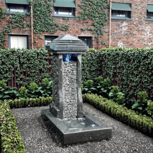 Customized Modern Style Granite Art Stone Fountain Hand Carved for Indoor Hotel Garden Villa Park or Courtyard Decorations