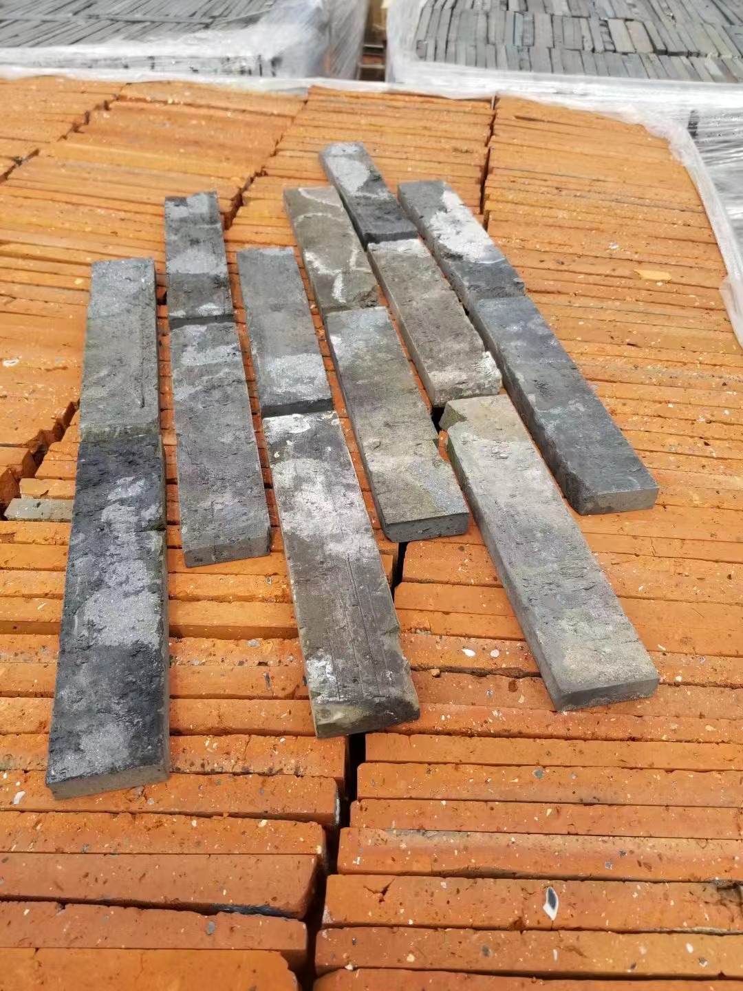 One 20FCL Antique Slice Bricks Will Arrive in the Netherlands – Magic Stone