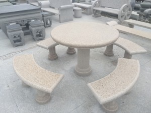 Ensemble table et chaise d'extérieur en pierre de granit