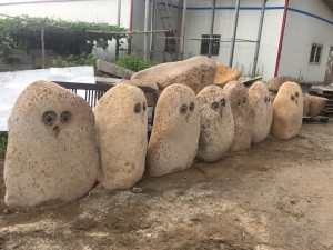 Large boulder stone owl from Magic S tone（3）