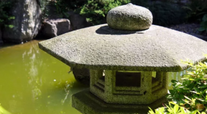 Stone Lantern (4)