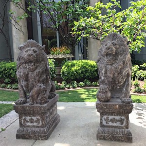 Modern Design White Marble Lion Statues Outdoor Decorations Hand Carved Standing Animal Statues with 1 Year Warranty