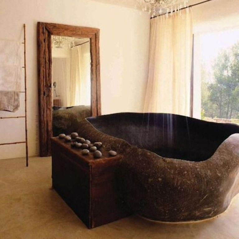 amazing-bathroom-with-stone-bathtub2