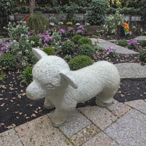 Wholesale Adorable Lamb Garden Figurine Weather-Resistant Outdoor Animal Ornament