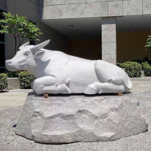 Stone Cow Sculpture – Serene Farm Animal Art for Outdoor Spaces