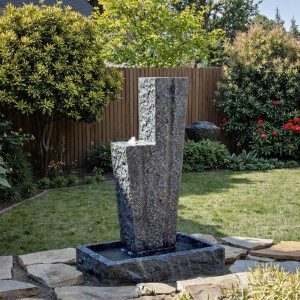 Elegant Outdoor Granite Water Fountain Custom-Size Pillar Garden Decoration for Courtyard Yard Villas