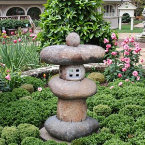 Handmade Japanese Granite Stone Lantern Durable Garden Decor Carved for Outdoor Parks Hotels Villas
