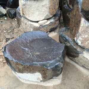 basalt ថ្មម្ហូបដុំថ្មនិង birdbath