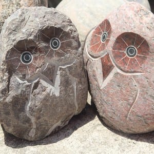 Pequeno Solar Pedra decorativa Owls Estátua para a venda