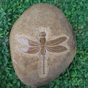 Garden bato larawang inukit iskultura na may butterfly