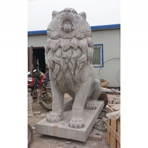 Life size sitting lion statue