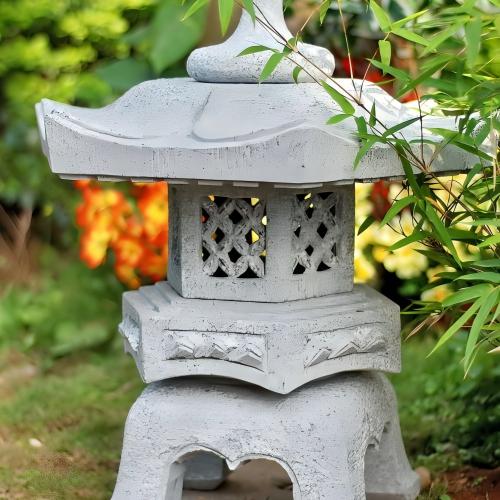 Stone Lanterns: Blending Past and Present, Crafting Scenic Charm