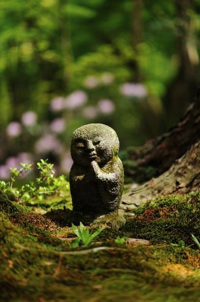 https://www.magicstonegarden.com/products/garden-decor/buddha-statue/