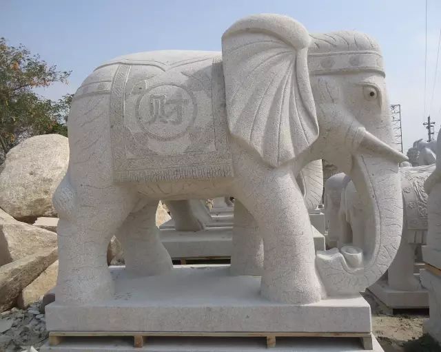 Life size stone elephant for Sale