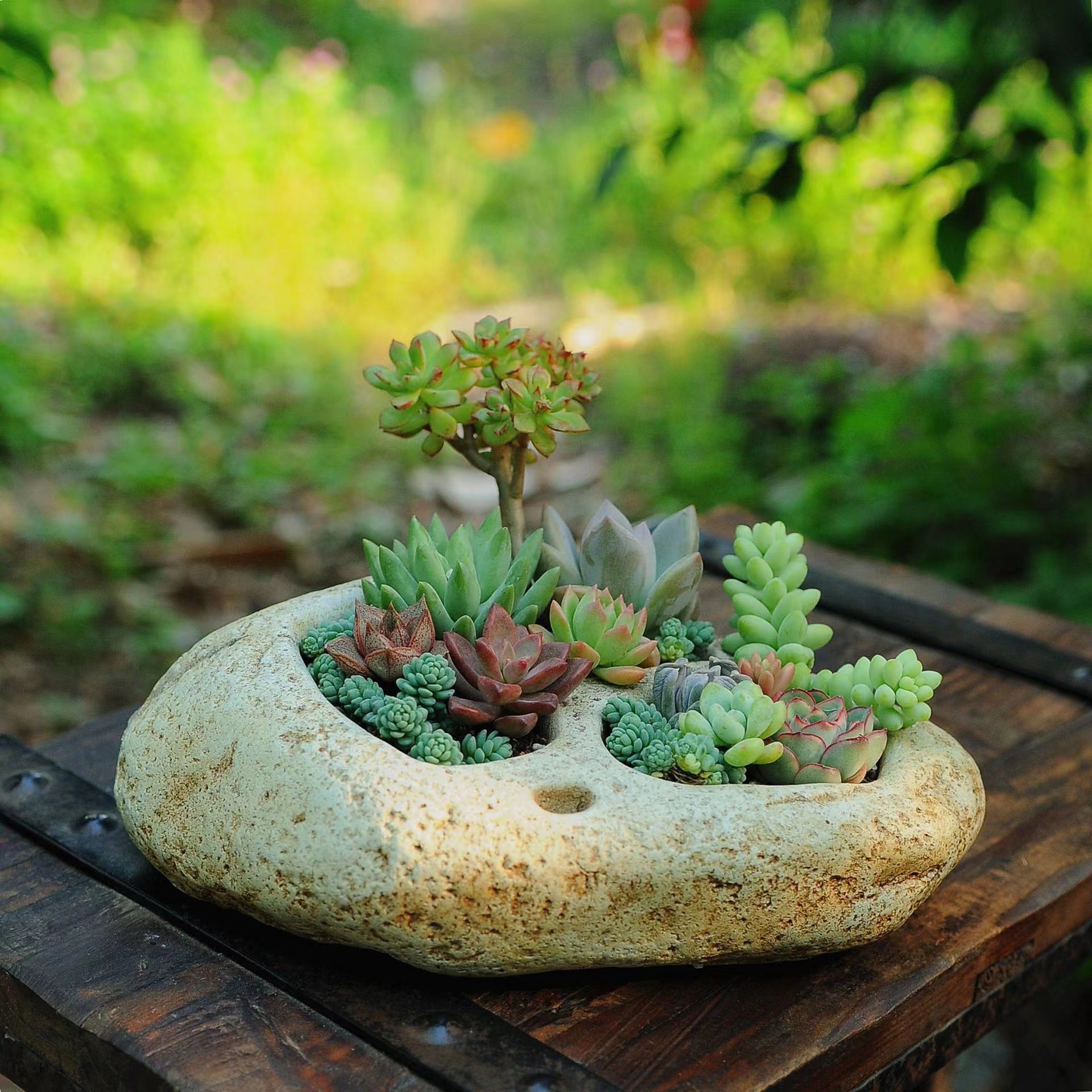 Natural stone planters bring you return to nature!
